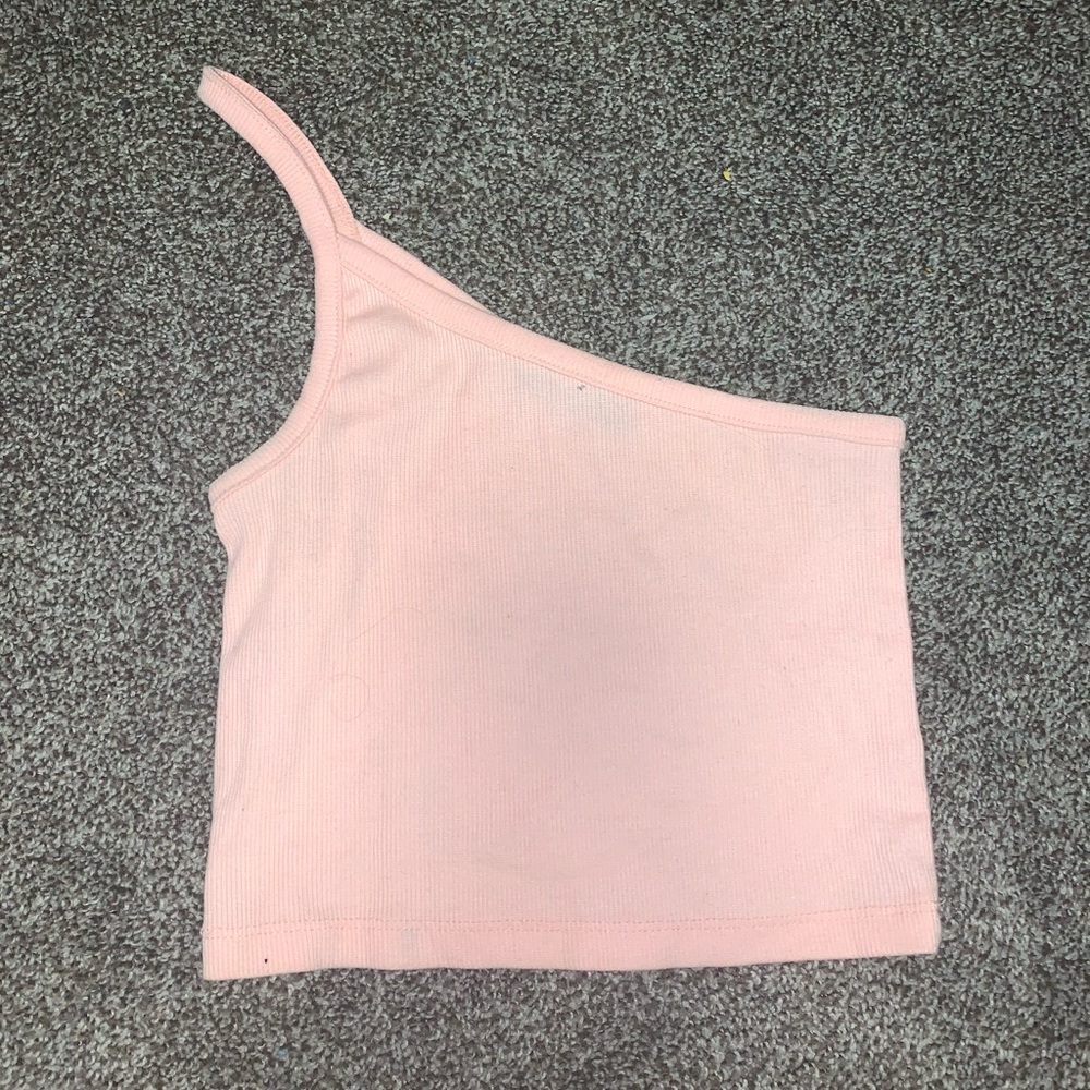 One shoulder pink crop top
